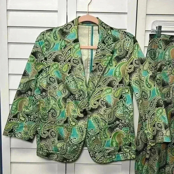 Liz Claiborne Paisley Blazer & Skirt Set Size 6 and Size 4 - Picture 2 of 16
